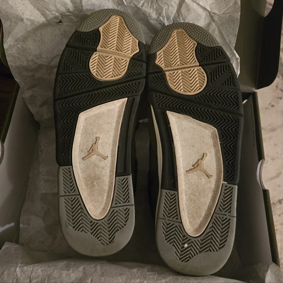 Jordan 4 Retro SE Craft Olive - Picture 2 of 9